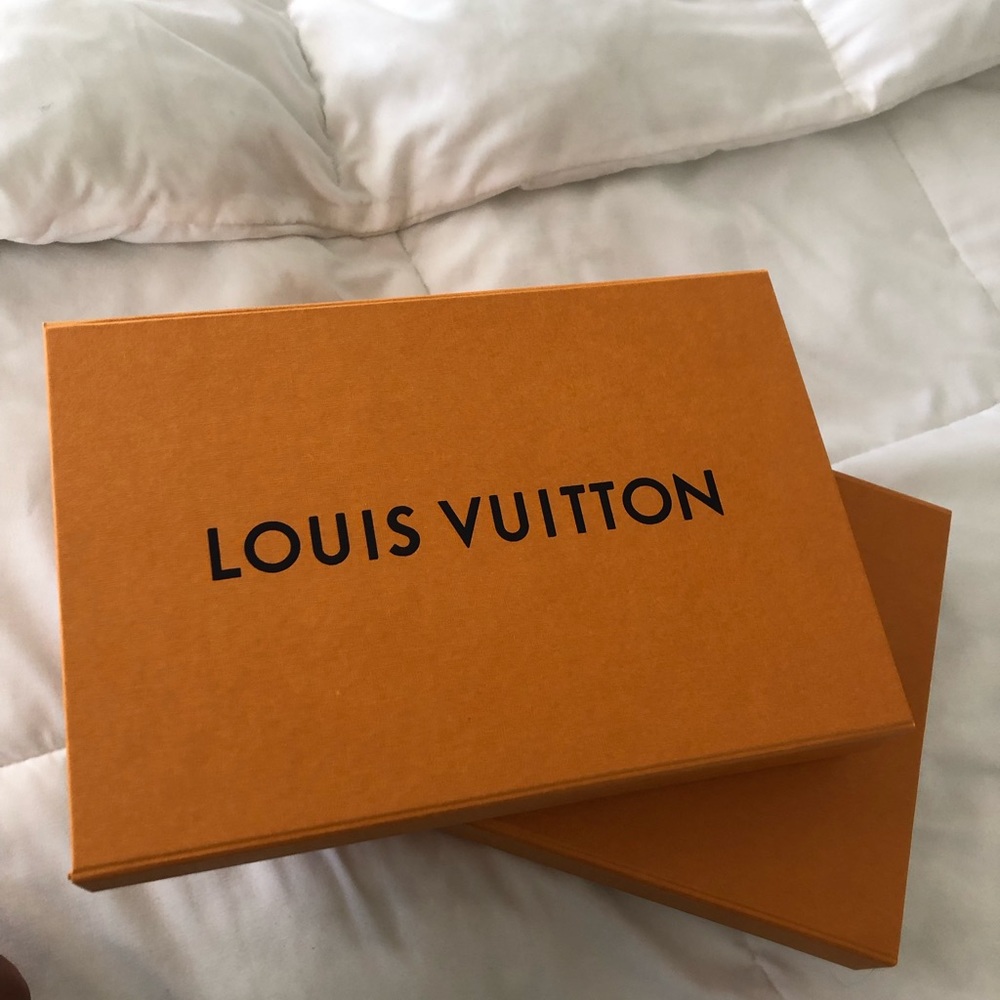 Louis Vuitton Magnetic Box with Ribbon and Paper